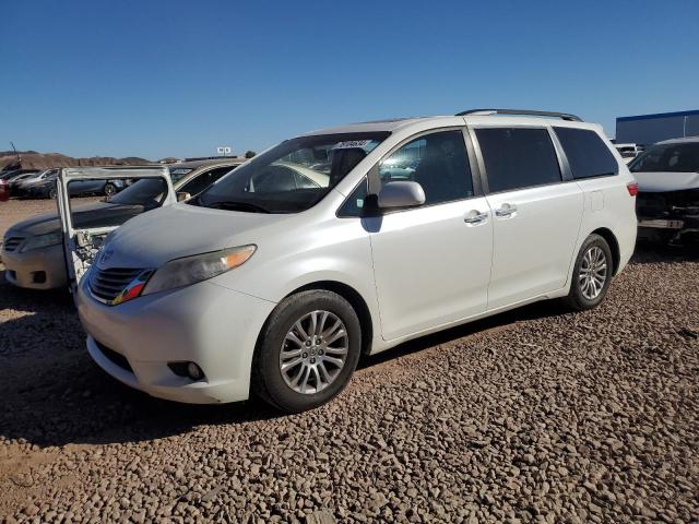TOYOTA SIENNA XLE 2015 with VIN 5TDYK3DC2FS648576 - Photo from auction