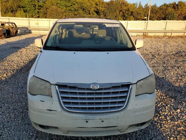 Photo 5 from auction – 2010 CHRYSLER TOWN & COU with VIN 2A4RR5D10AR457194