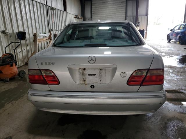 Photo 6 from auction – 2001 MERCEDES-BENZ E 320 with VIN WDBJF65J61B198210