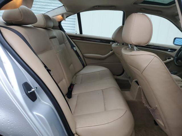 Photo 10 from auction – 2004 BMW 330 I with VIN WBAEV53464KM36930