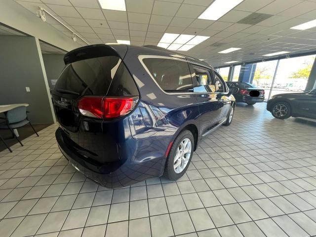 Photo 4 from auction – 2017 CHRYSLER PACIFICA T with VIN 2C4RC1BG4HR634556