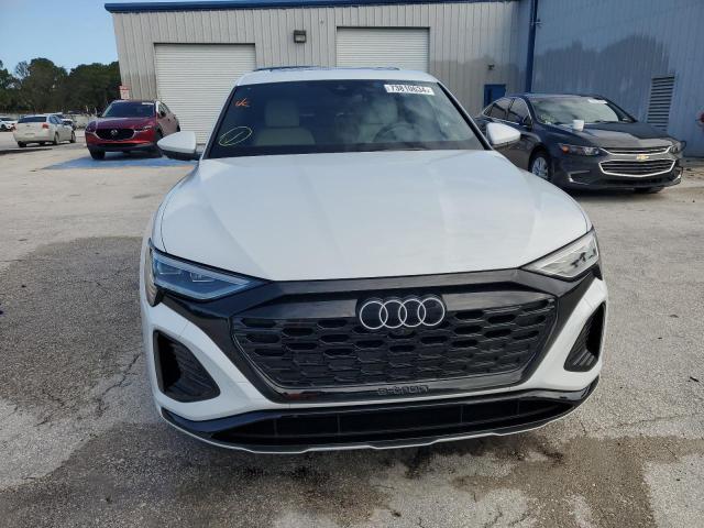 Снимка 5 от търг – 2024 AUDI Q8 E-TRON с VIN WA1CAAGE5RB013159