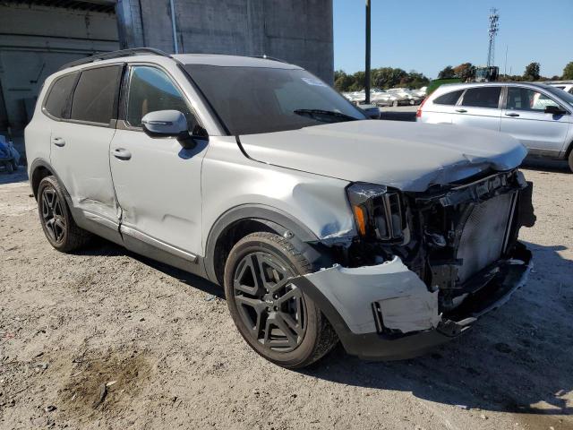 Photo 4 from auction – 2023 KIA TELLURIDE with VIN 5XYP3DGCXPG392583