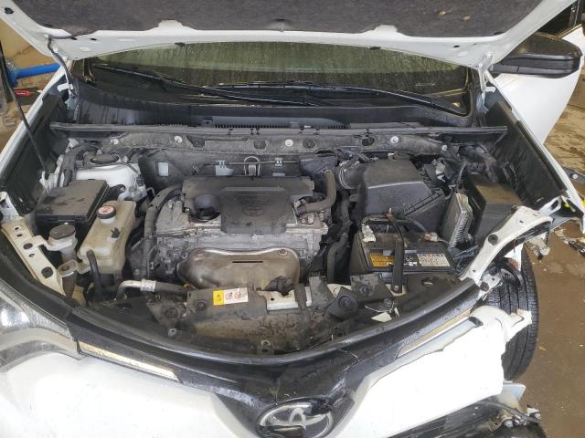 Photo 12 from auction – 2017 TOYOTA RAV4 LE with VIN JTMBFREV8HJ106427