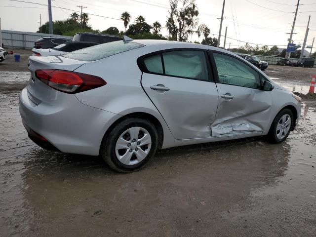 Photo 3 from auction – 2017 KIA FORTE LX with VIN 3KPFK4A71HE012765
