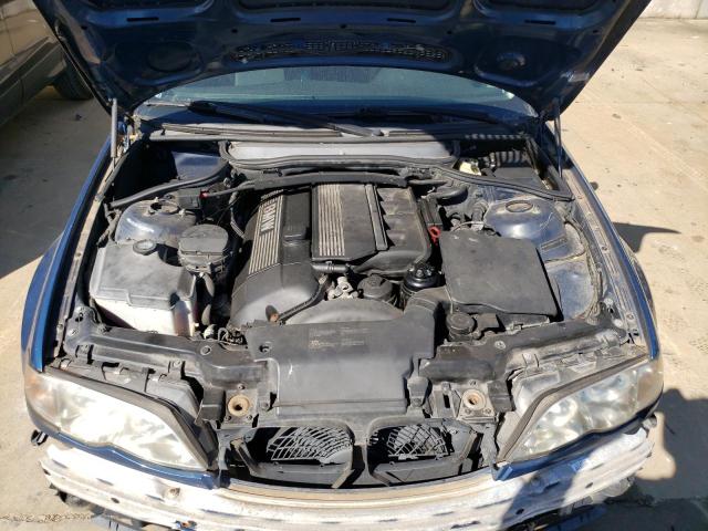 Photo 11 from auction – 2003 BMW 325 I with VIN WBAEV33473KL79527