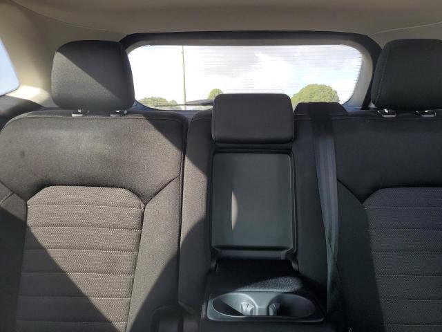 Photo 10 from auction – 2017 FORD EDGE SE with VIN 2FMPK3G93HBB08892