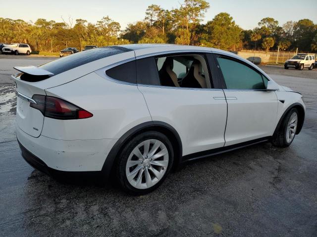 Photo 3 from auction – 2017 TESLA MODEL X with VIN 5YJXCDE24HF035810