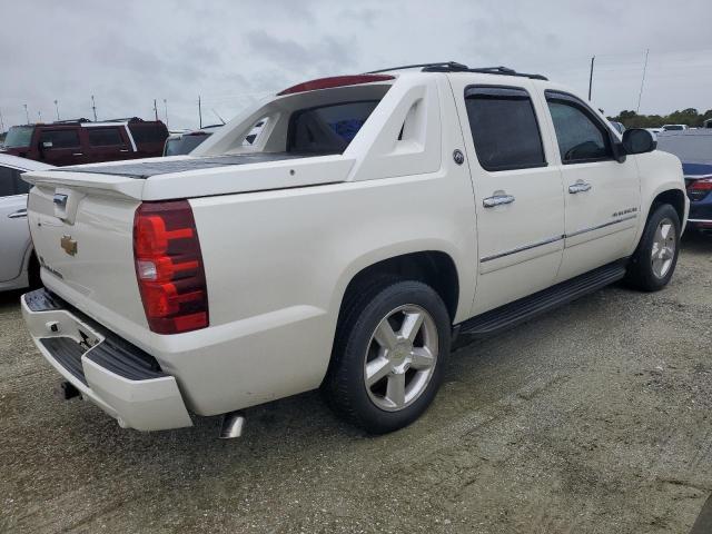 Photo 3 from auction – 2013 CHEVROLET AVALANCHE with VIN 3GNMCGE0XDG368091