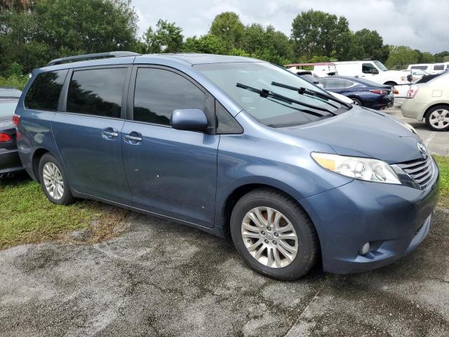 Photo 4 from auction – 2017 TOYOTA SIENNA XLE with VIN 5TDYZ3DC8HS852216