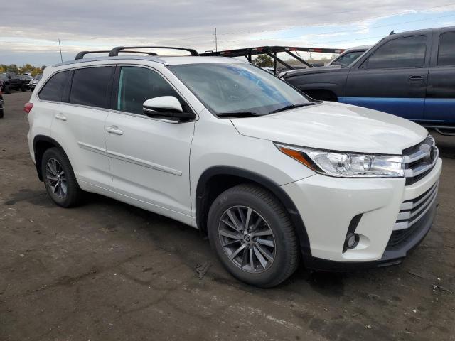 Photo 4 from auction – 2018 TOYOTA HIGHLANDER with VIN 5TDJZRFH4JS857674