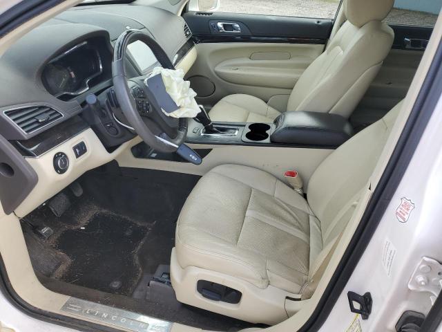 Photo 7 from auction – 2019 LINCOLN MKT with VIN 2LMHJ5AT5KBL01967