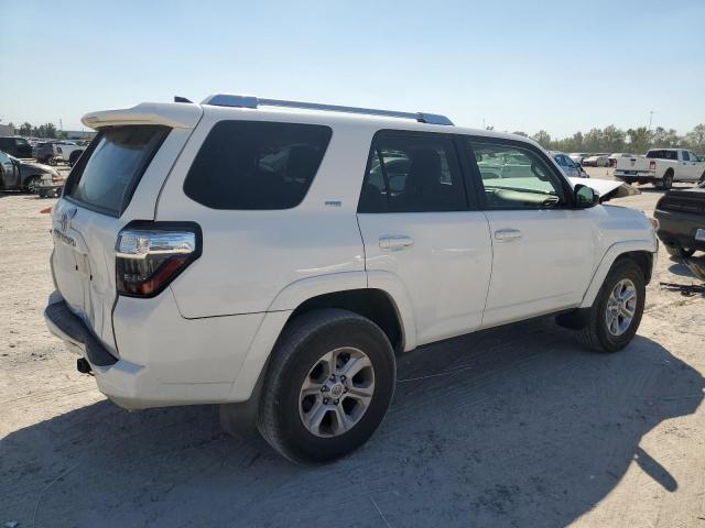 Photo 3 from auction – 2016 TOYOTA 4RUNNER SR with VIN JTEZU5JRXG5112979