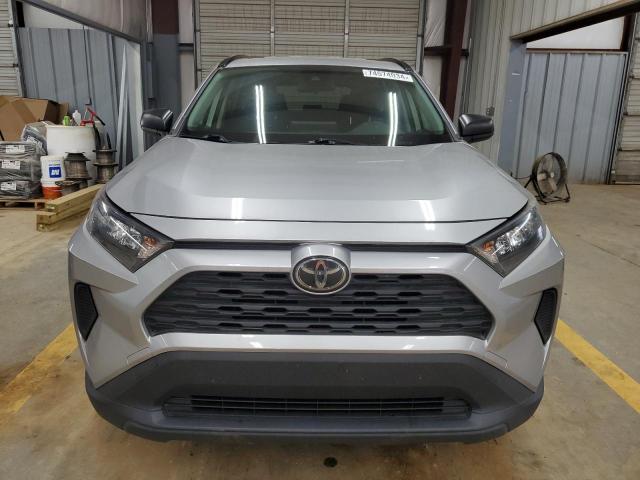 Photo 5 from auction – 2019 TOYOTA RAV4 LE with VIN JTMF1RFV4KJ017296
