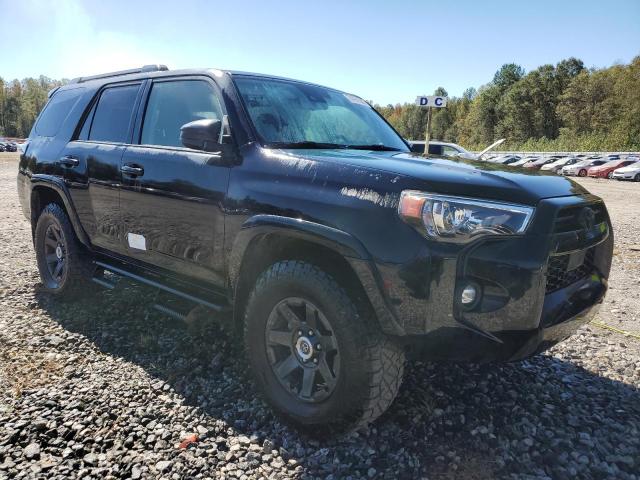 Photo 4 from auction – 2021 TOYOTA 4RUNNER SR with VIN JTEBU5JR9M5961370
