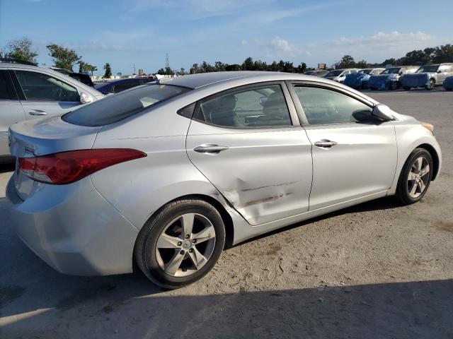Photo 3 from auction – 2012 HYUNDAI ELANTRA GL with VIN 5NPDH4AE5CH072847