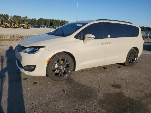 CHRYSLER PACIFICA L 2020 with VIN 2C4RC1GG1LR242345 - Photo from auction
