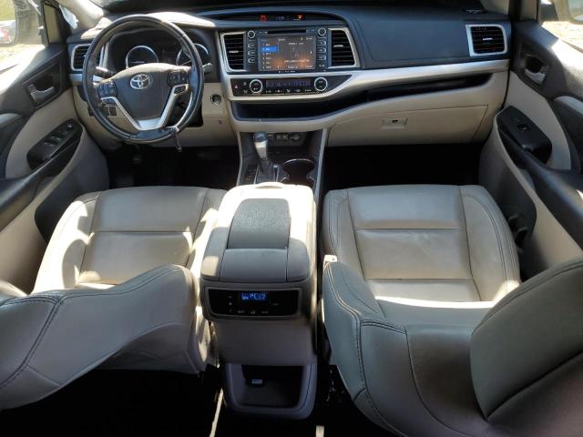 Photo 8 from auction – 2018 TOYOTA HIGHLANDER with VIN 5TDKZRFH0JS538695