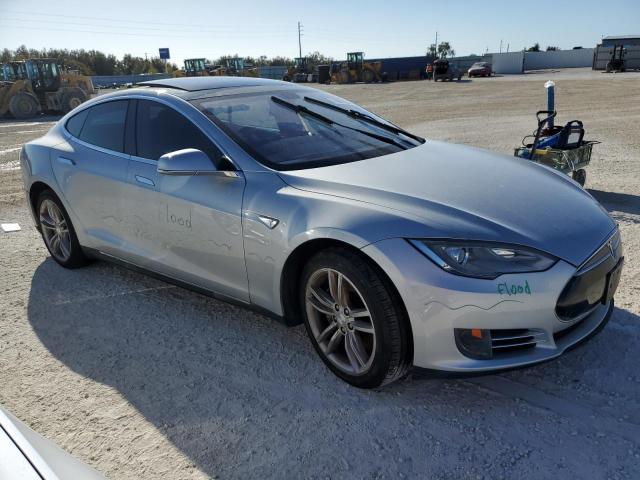 Photo 4 from auction – 2013 TESLA MODEL S with VIN 5YJSA1CG1DFP16935