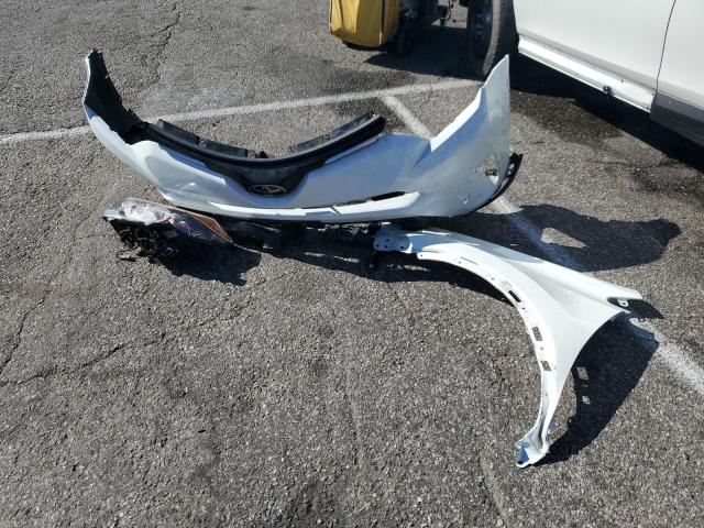 Photo 13 from auction – 2016 TOYOTA RAV4 LIMIT with VIN JTMYFREV4GD085051