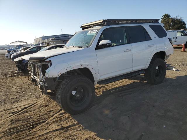 TOYOTA 4RUNNER SR 2019 with VIN JTEBU5JRXK5720916 - Photo from auction