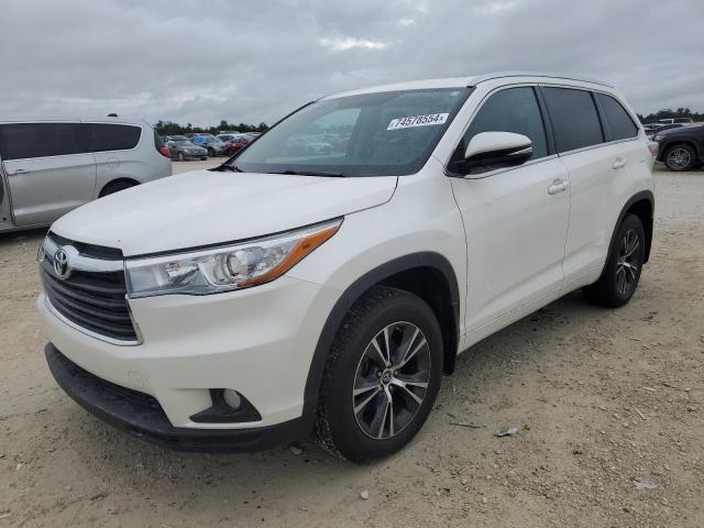 TOYOTA HIGHLANDER 2016 with VIN 5TDJKRFH3GS261159 - Photo from auction
