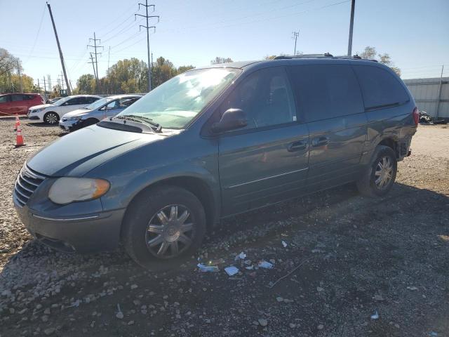 CHRYSLER TOWN & COU 2005 with VIN 2C8GP64L25R572314 - Photo from auction