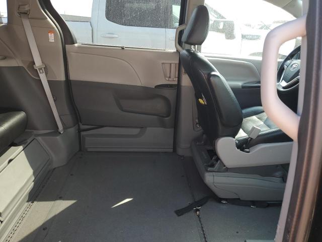 Photo 11 from auction – 2015 TOYOTA SIENNA LE with VIN 5TDKK3DC4FS553572