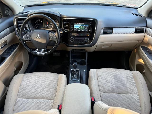 Photo 9 from auction – 2016 MITSUBISHI OUTLANDER with VIN JA4AZ3A38GZ023658