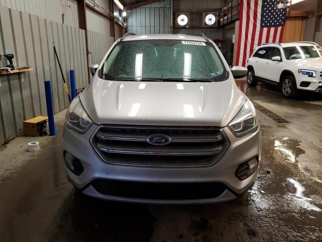 Photo 5 from auction – 2017 FORD ESCAPE SE with VIN 1FMCU9GD5HUD36645
