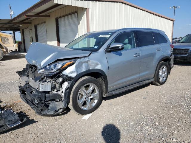 TOYOTA HIGHLANDER 2017 with VIN 5TDYZRFH4HS196639 - Photo from auction