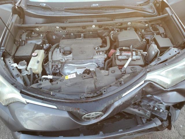 Photo 12 from auction – 2017 TOYOTA RAV4 XLE with VIN JTMWFREV8HJ704101