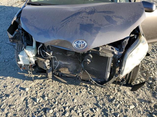 Photo 12 from auction – 2011 TOYOTA SIENNA XLE with VIN 5TDYK3DC9BS136517