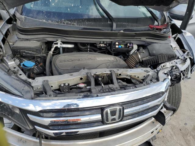 Photo 12 from auction – 2017 HONDA PILOT TOUR with VIN 5FNYF6H9XHB100871