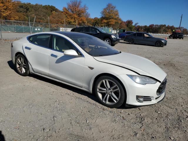 Photo 4 from auction – 2013 TESLA MODEL S with VIN 5YJSA1CG1DFP09175