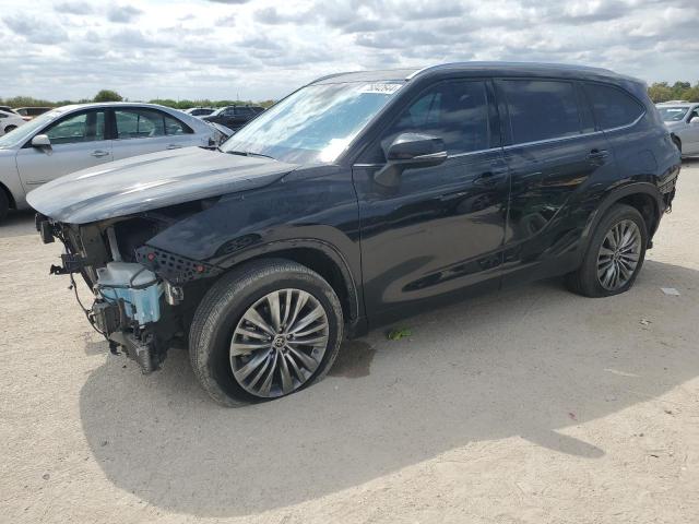 TOYOTA HIGHLANDER 2022 with VIN 5TDFZRAH5NS109180 - Photo from auction