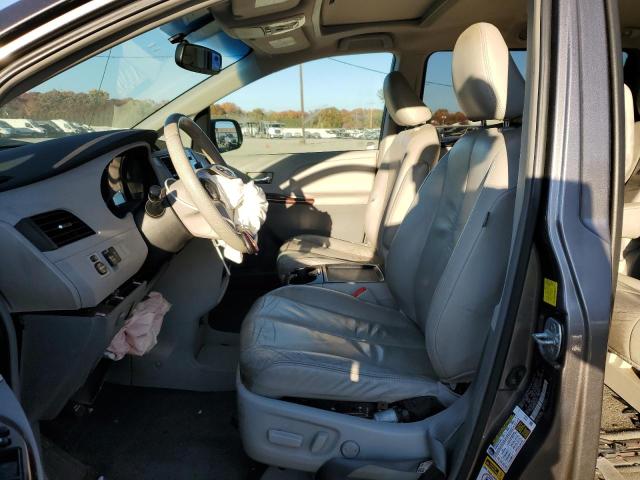 Photo 7 from auction – 2011 TOYOTA SIENNA XLE with VIN 5TDYK3DC9BS136517
