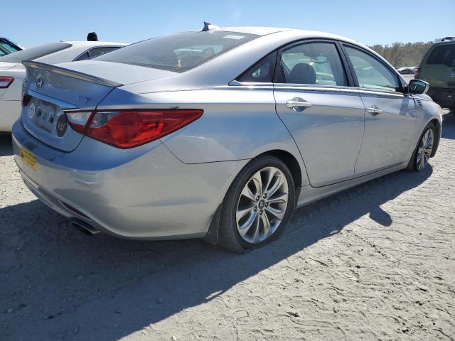 Photo 3 from auction – 2012 HYUNDAI SONATA SE with VIN 5NPEC4AB6CH450702
