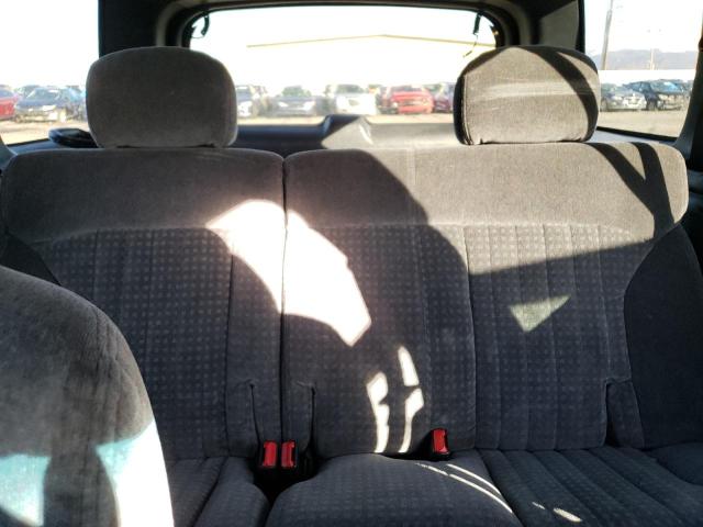 Photo 10 from auction – 2000 CHEVROLET BLAZER with VIN 1GNDT13W9Y2332220