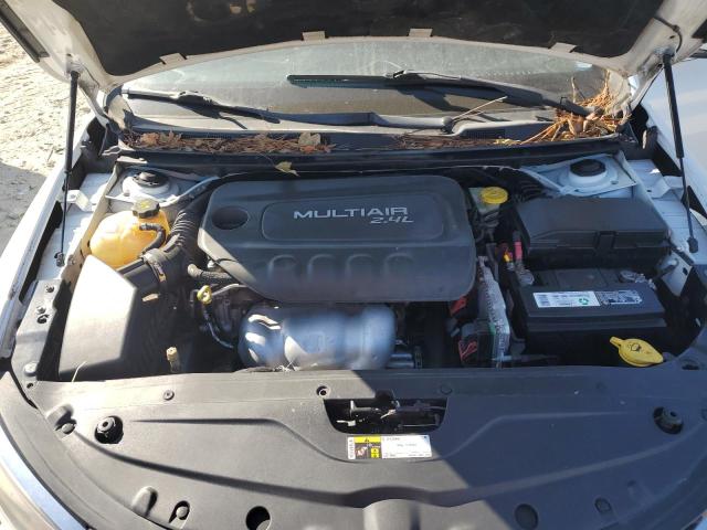 Photo 11 from auction – 2015 CHRYSLER 200 LIMITE with VIN 1C3CCCAB5FN585552