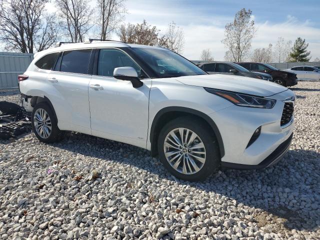 Photo 4 from auction – 2024 TOYOTA HIGHLANDER with VIN 5TDEBRCH2RS632546
