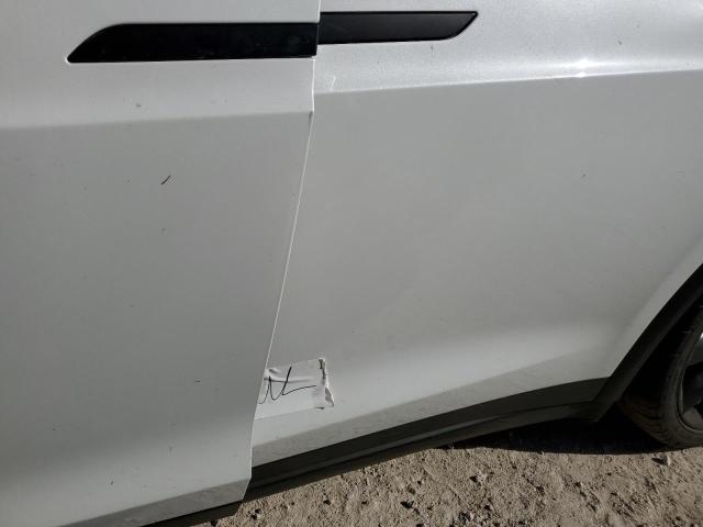 Photo 13 from auction – 2016 TESLA MODEL X with VIN 5YJXCAE40GF000437