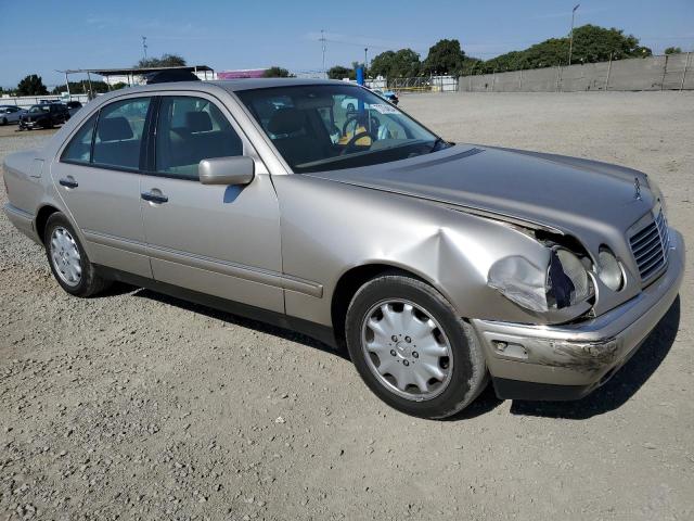Photo 4 from auction – 1999 MERCEDES-BENZ E 320 with VIN WDBJF65H5XA804902