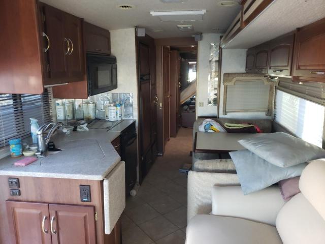 Photo 6 from auction – 2004 WORKHORSE CUSTOM CHASSIS MOTORHOME with VIN 5B4MP67G633374673
