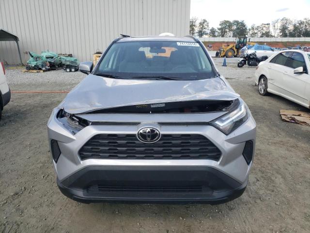 Photo 5 from auction – 2022 TOYOTA RAV4 XLE with VIN 2T3W1RFV4NC211141