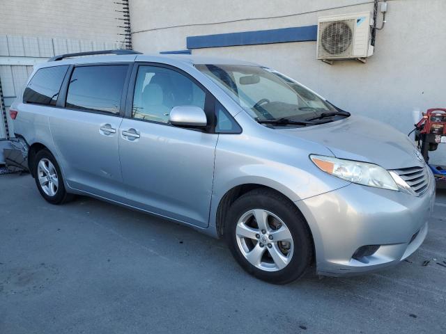 Photo 4 from auction – 2015 TOYOTA SIENNA LE with VIN 5TDKK3DC8FS683967