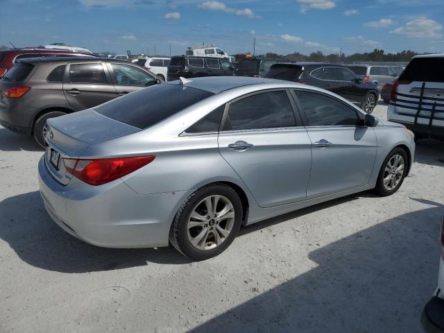 Photo 3 from auction – 2011 HYUNDAI SONATA SE with VIN 5NPEC4AC0BH301256