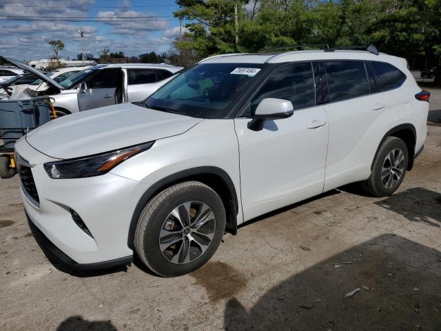 TOYOTA HIGHLANDER 2022 with VIN 5TDGZRBH8NS244219 - Photo from auction