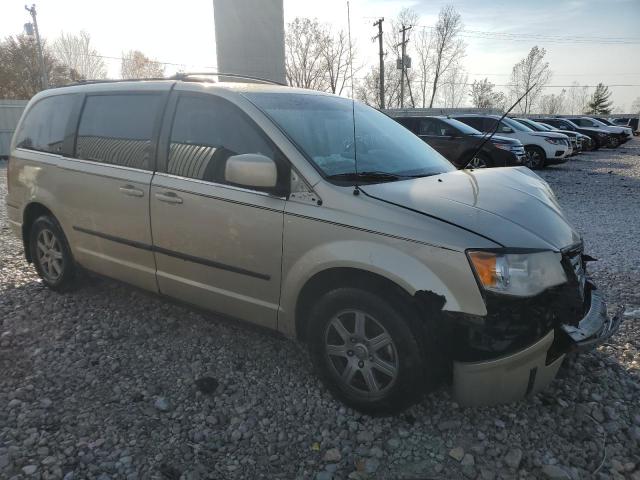 Photo 4 from auction – 2010 CHRYSLER TOWN & COU with VIN 2A4RR8D14AR456552