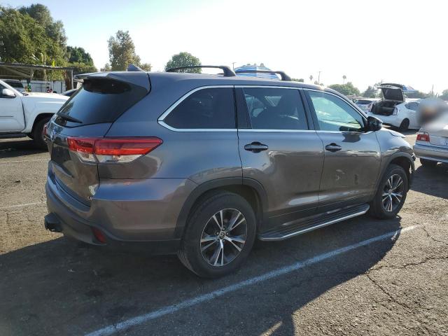 Photo 3 from auction – 2019 TOYOTA HIGHLANDER with VIN 5TDZZRFH7KS370330